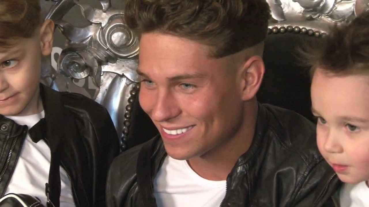 JOEY ESSEX & 'THE MINI JOEY ESSEXS' @ THE D'REEM HAIR LAUNCH PARTY / SUGAR HUT TV BY iFILM LONDON