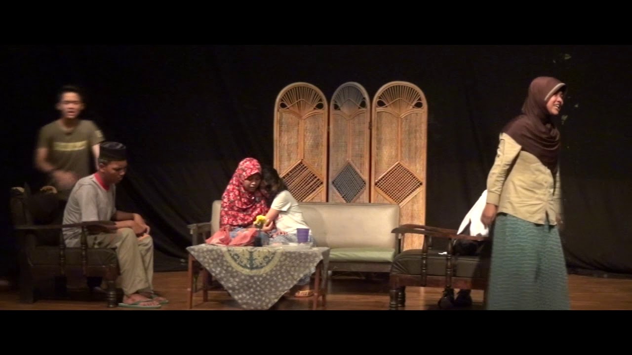 JUARA 1 LOMBA THEATER MENGHARUKAN AYAHKU PULANG