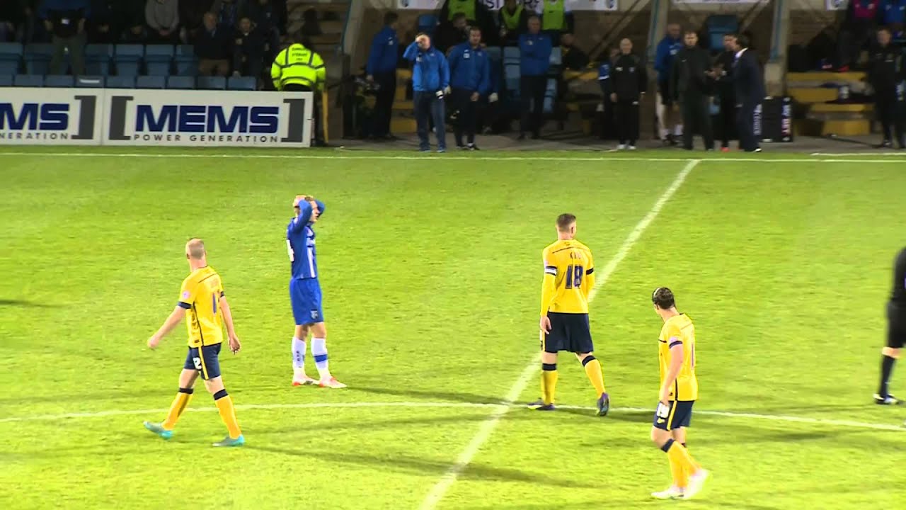 Gillingham v Scunthorpe