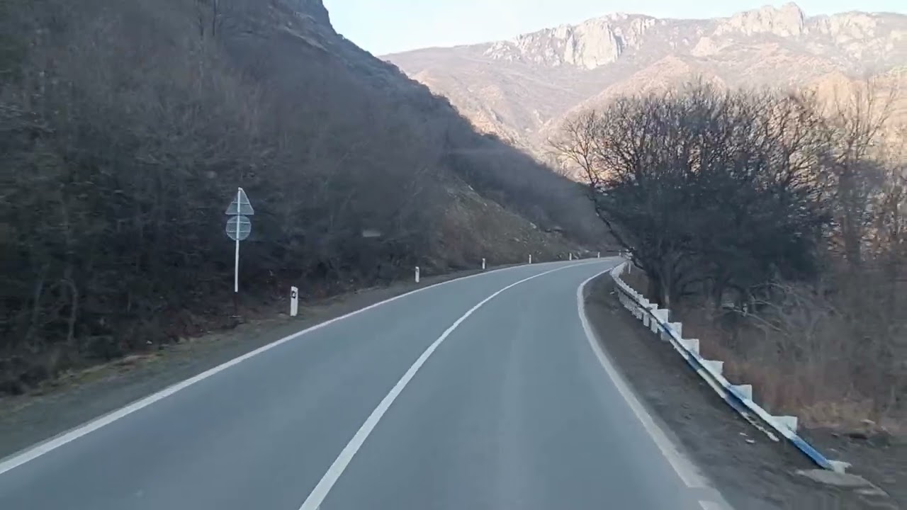 ВЪехали в Армению , едем на выгрузку