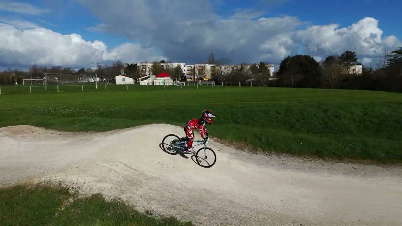 #BMXCognac #CognacBMX #BMXRace #BMXTraining #BMXCharente #EspritClub #RideBMX #PassionBMX #BMXLife