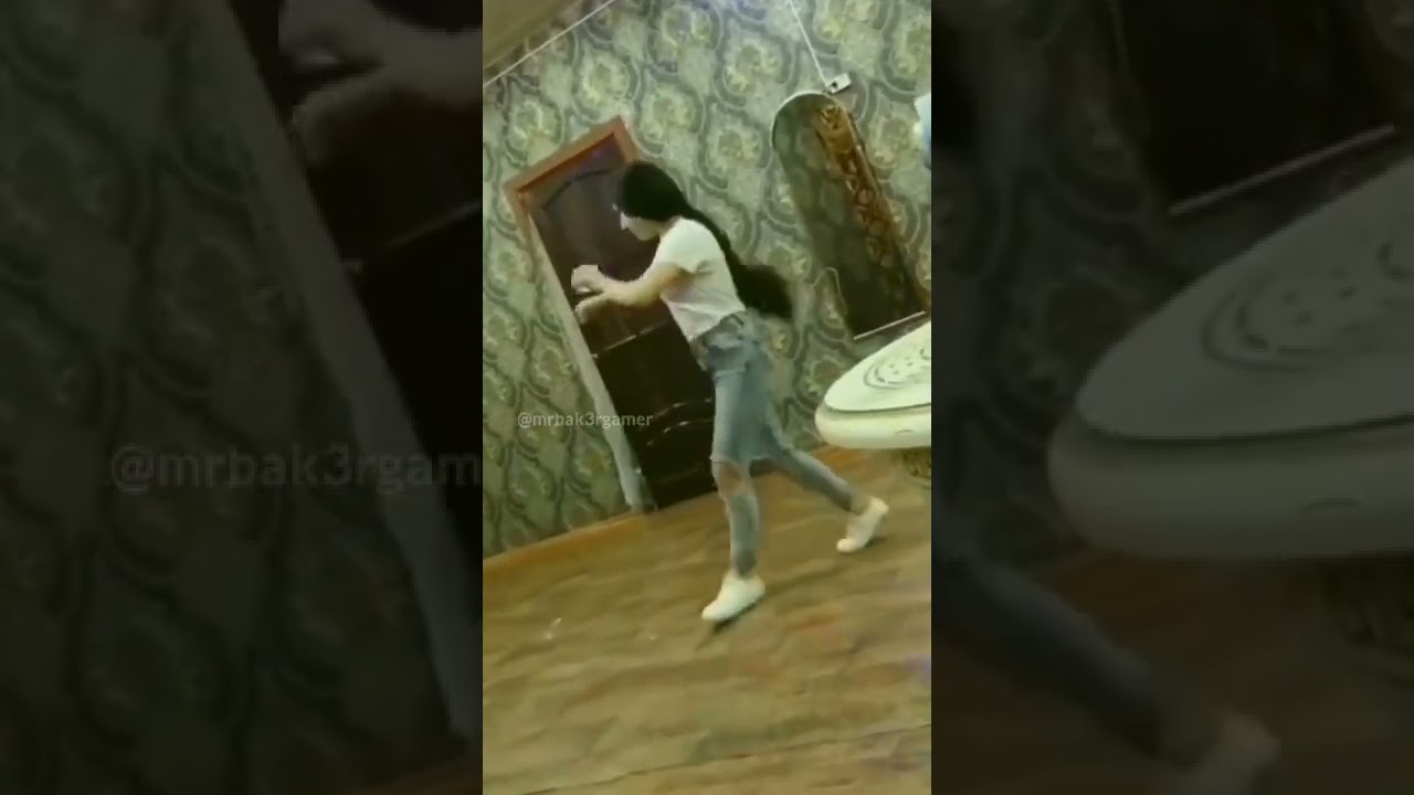 Hermanas de Mia Khalifa bailando