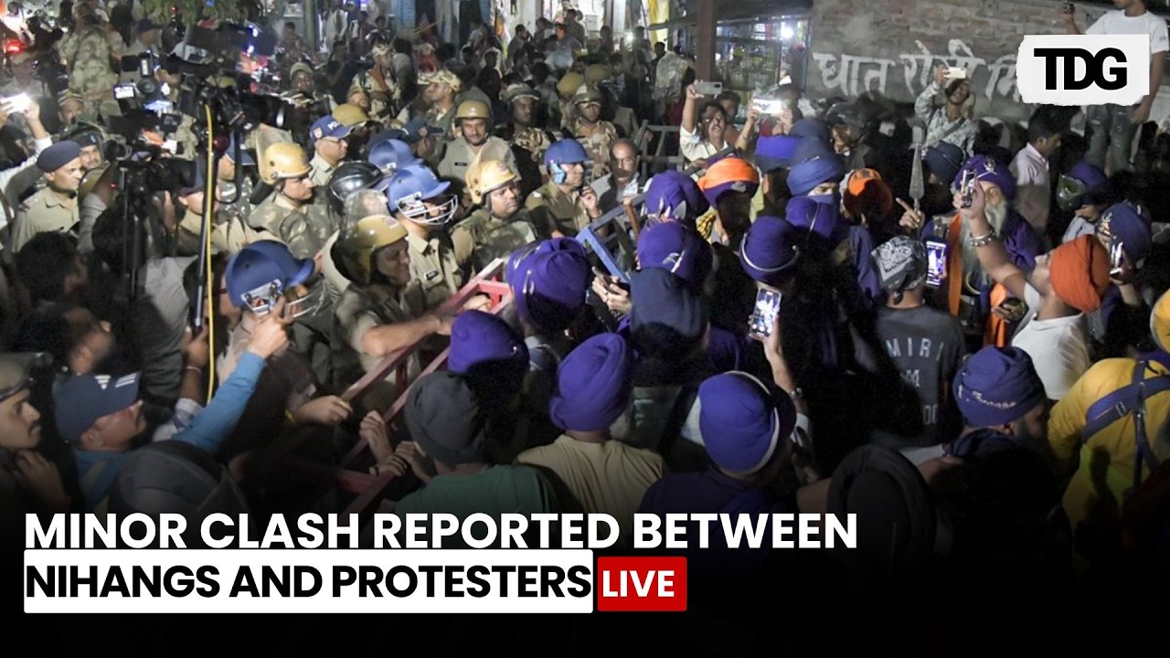 WATCH Minor Clash Reported Between Nihangs And Protesters At Jantar Mantar | LIVE