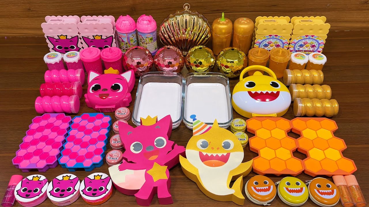 PINKFONG vs GOLD BABY SHARK ! Mixing random into GLOSSY SLIME! Satisfying YEN Slime Video #482