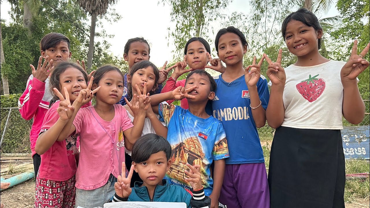 វាយហេីយទាយ​ យកនំដំបងកុងហ្វូ😂😘​ #funny @sorphorn0909 
