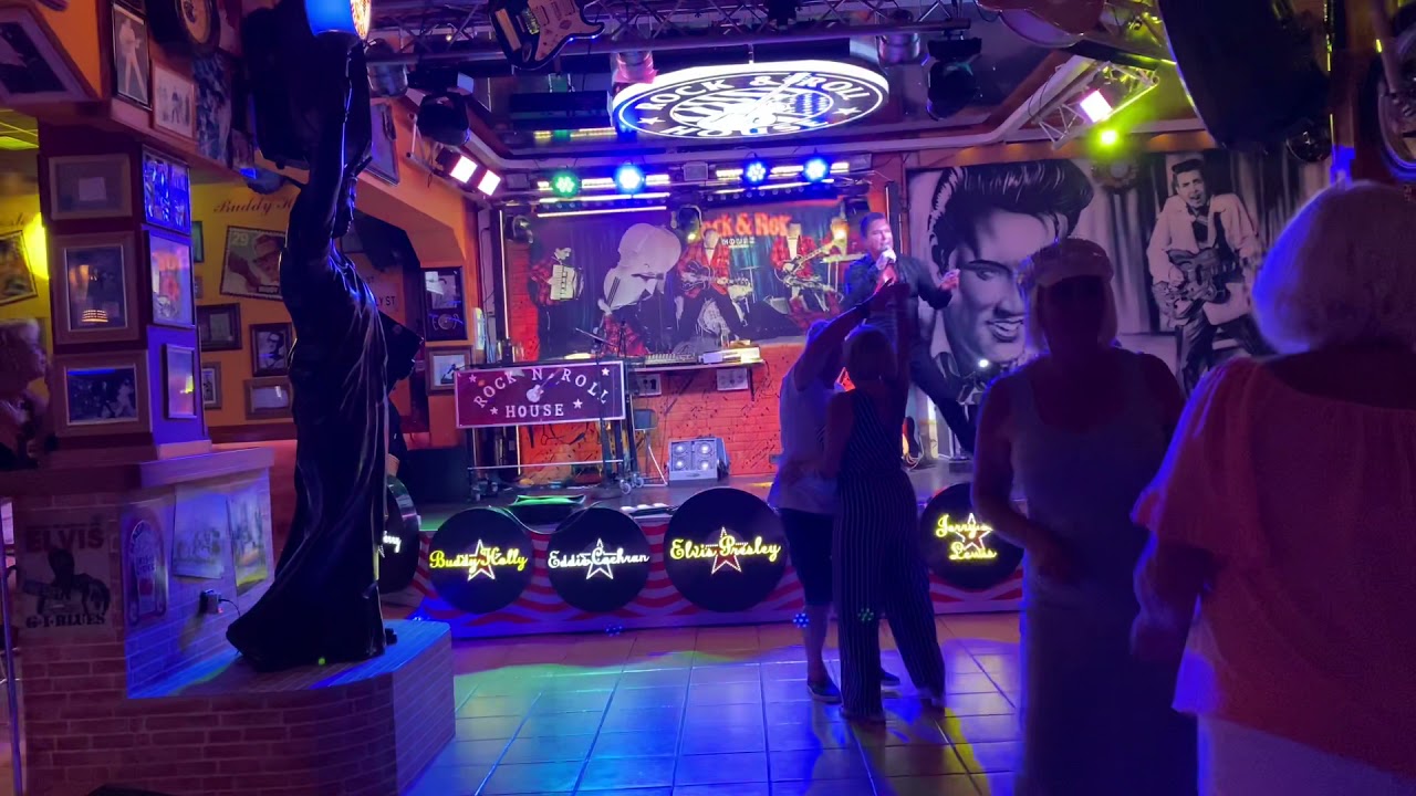 Benidorm Karaoke Elvis