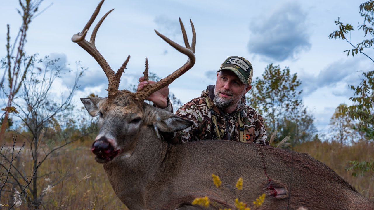 Ground Hunting a BIG BUCK in the West Virginia Mountains!!