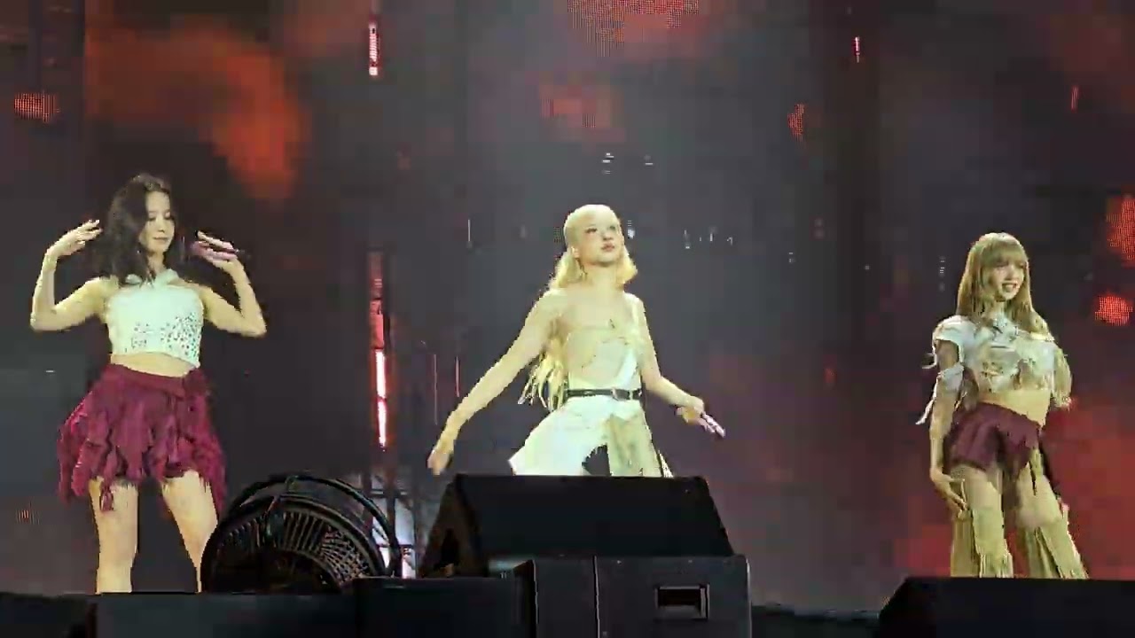 250723 BLACKPINK (블랙핑크) Pretty Savage | DEADLINE WORLD TOUR | Toronto