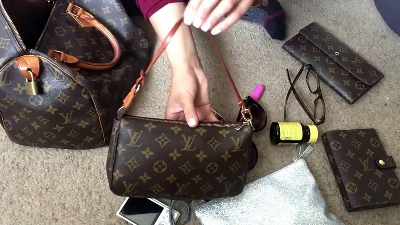 What's in my bag: Louis Vuitton Speedy 30