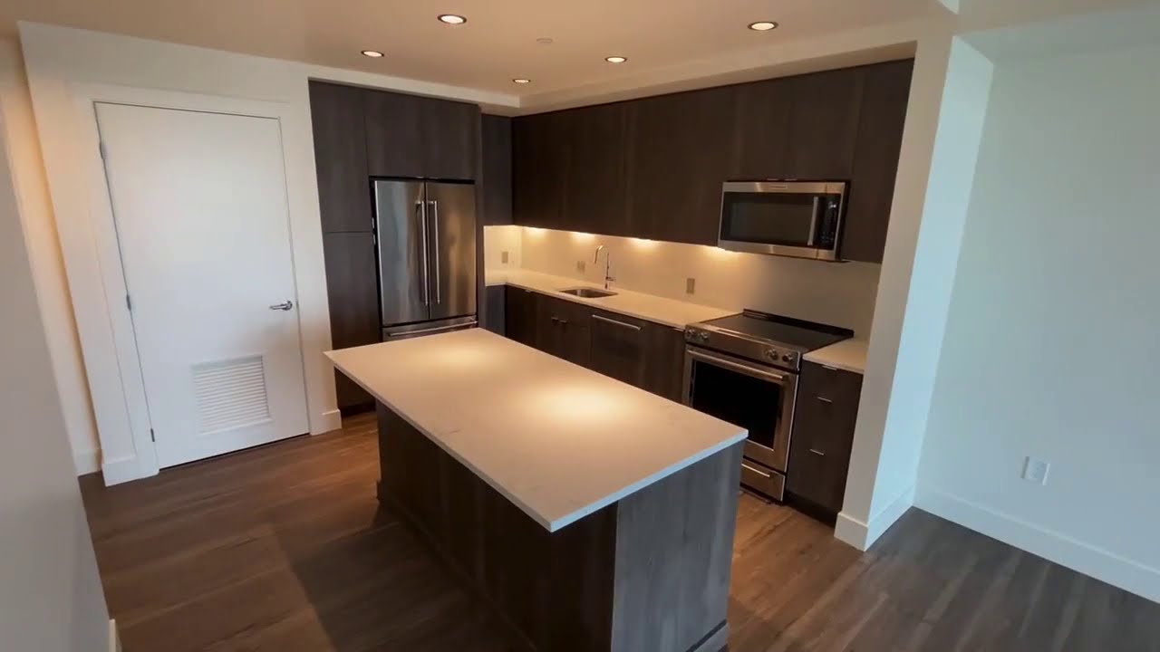 Seattle Apartment Tour - 1 Bedroom - Stratus