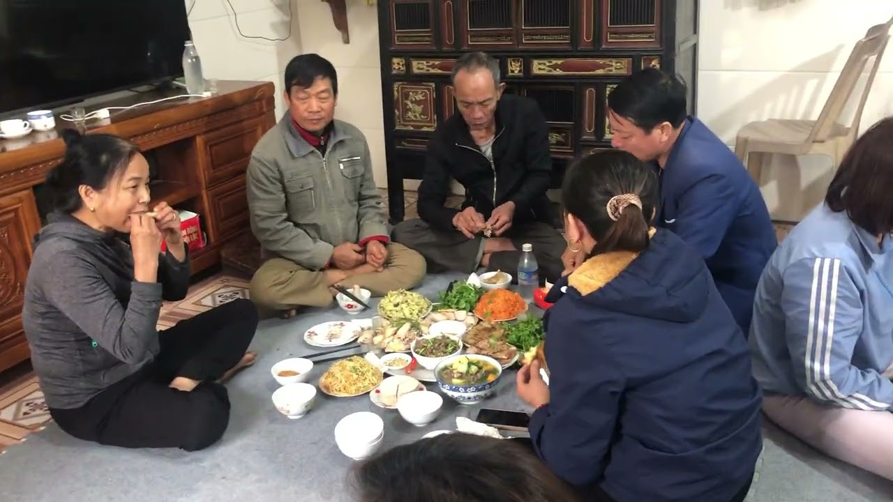 Anh em con cháu ngày giỗ ông nội 