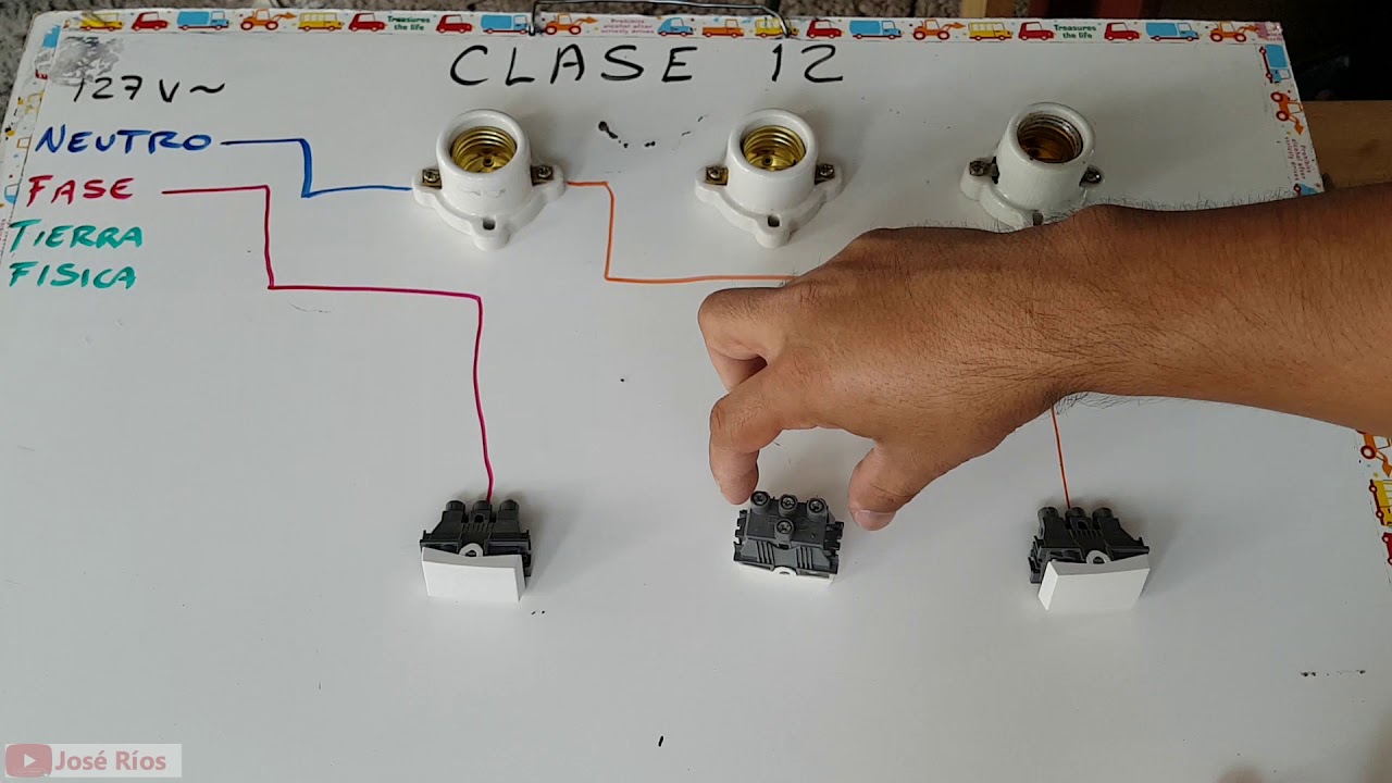 CLASE 12. CÓMO CONTROLAR LÁMPARAS DESDE 3 PUNTOS DIFERENTES. Sólo para principiantes. MUY FÁCIL