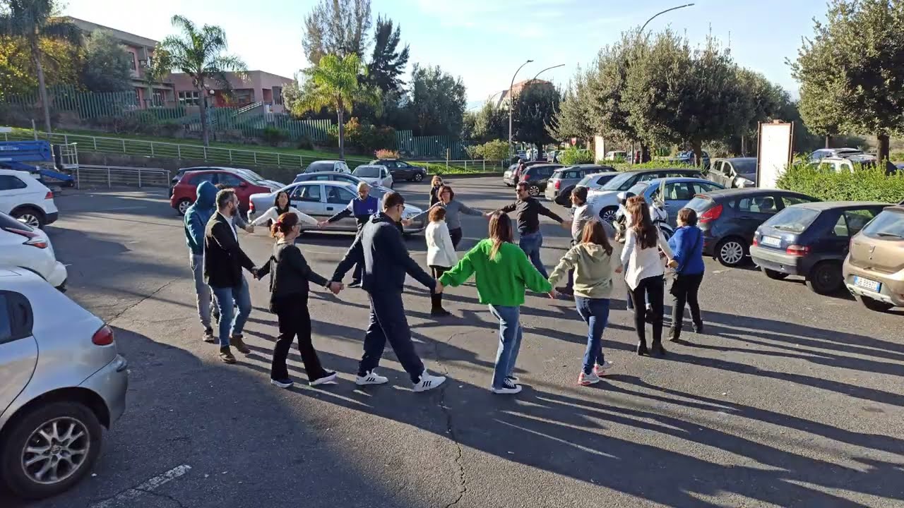 Flash mob #1 Il cerchio della vita in 4k (Oasi Regina Pacis)