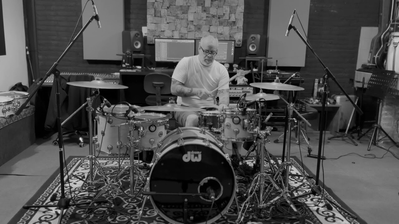 SUMMER BREEZE' (SEALS and CROFTS) cover by HSCC and Wizz Ch. Drum