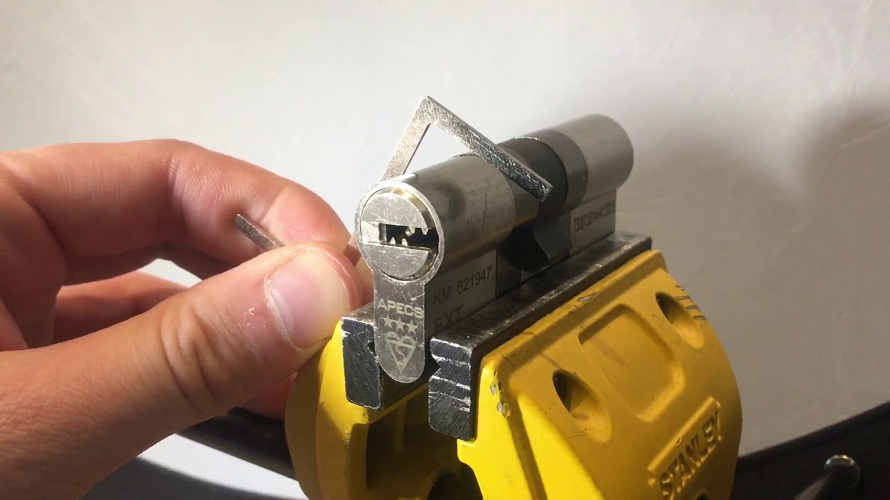 Apecs 3* Picked With Ease!