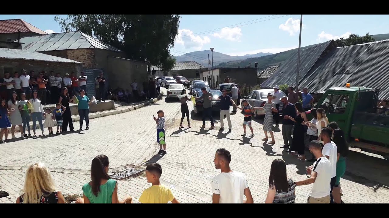 Dasma e Bedri Toçilles valle ne Novosej
