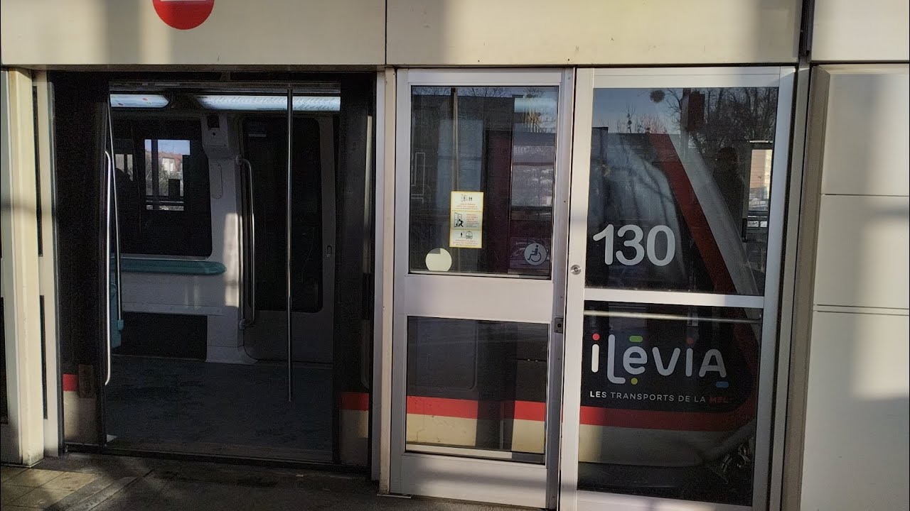 {MÉTRO VAL 208} Trajet Complet Entre 4 Cantons Stade Pierre Mauroy Et CHU Eurasanté Rame HP 130