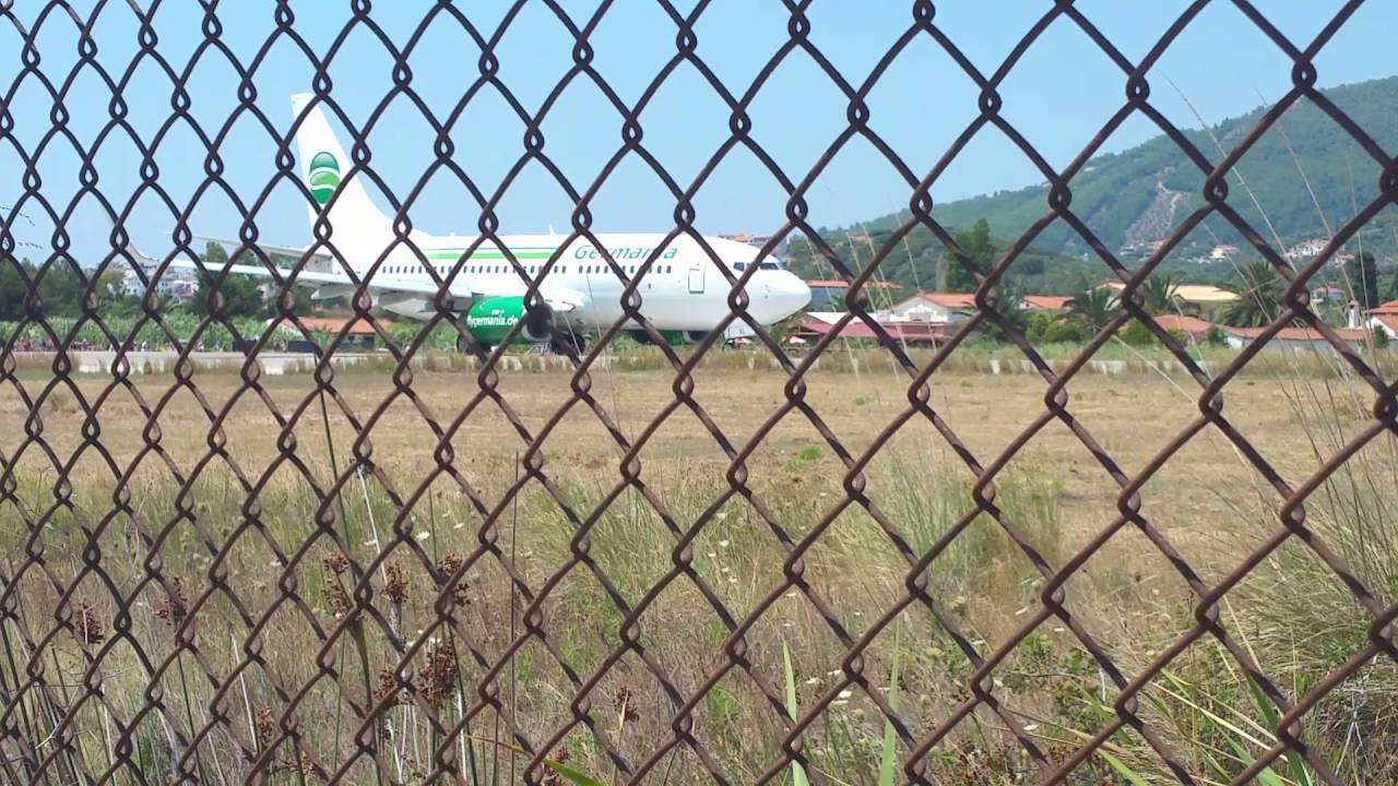 Germania 737-700.Great engine spool up.