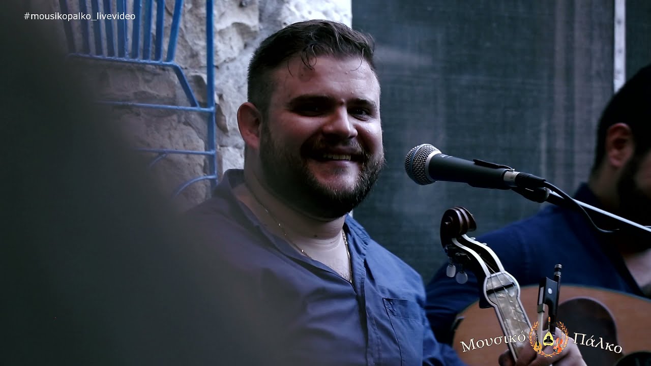 Γρηγόρης Σαμόλης ~  Χωρίς φιλί