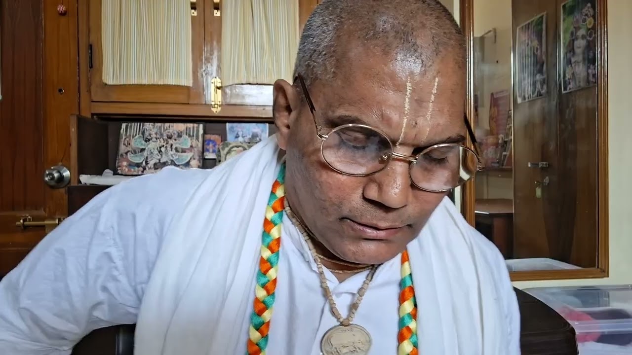 BG=4 श्लोक =7 भगवान स्वेच्छा से कभी प्रकट होते हैं  HG Lalitakrishna Prabhu 
