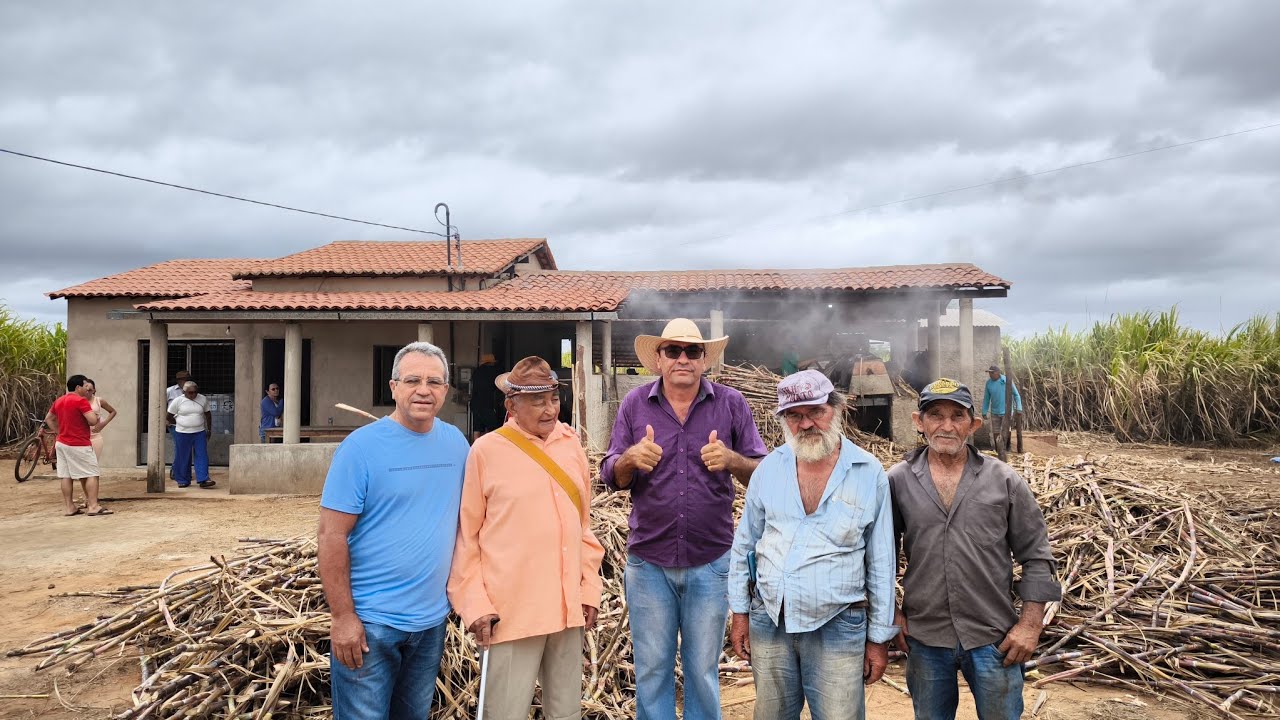 MOAGEM DE CANA NO SERTÃO PERNAMBUCANO. UM BATE PAPO NO ENGENHO COM O REPÓRTER MATUTO E AMIGOS.