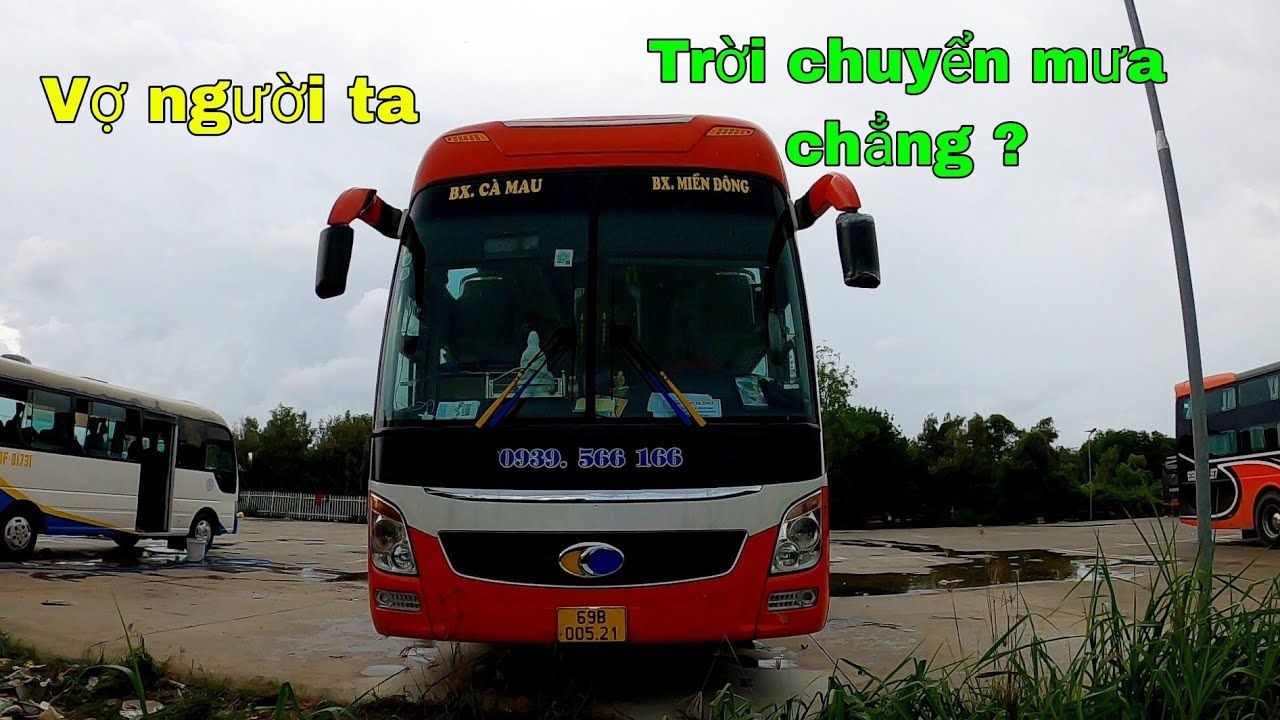 Hôm nay khởi hành cùng con vợ người ta ?