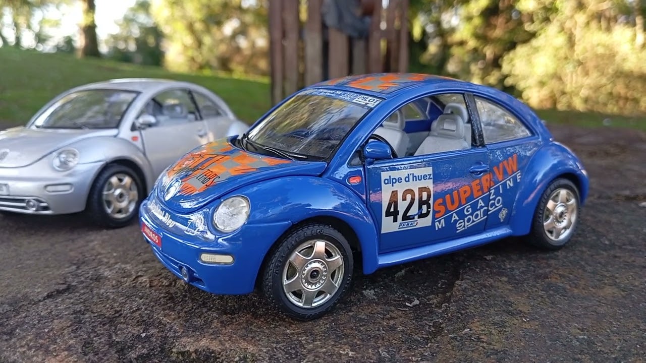 Um maluco colecionando New beetle, New beetle burago 1/24 italiano não só 1 e sim 4