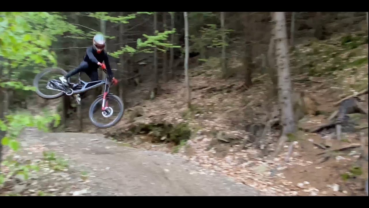 Klinovec Opening weekend 2023 Downhill Laps // Simon Maurer