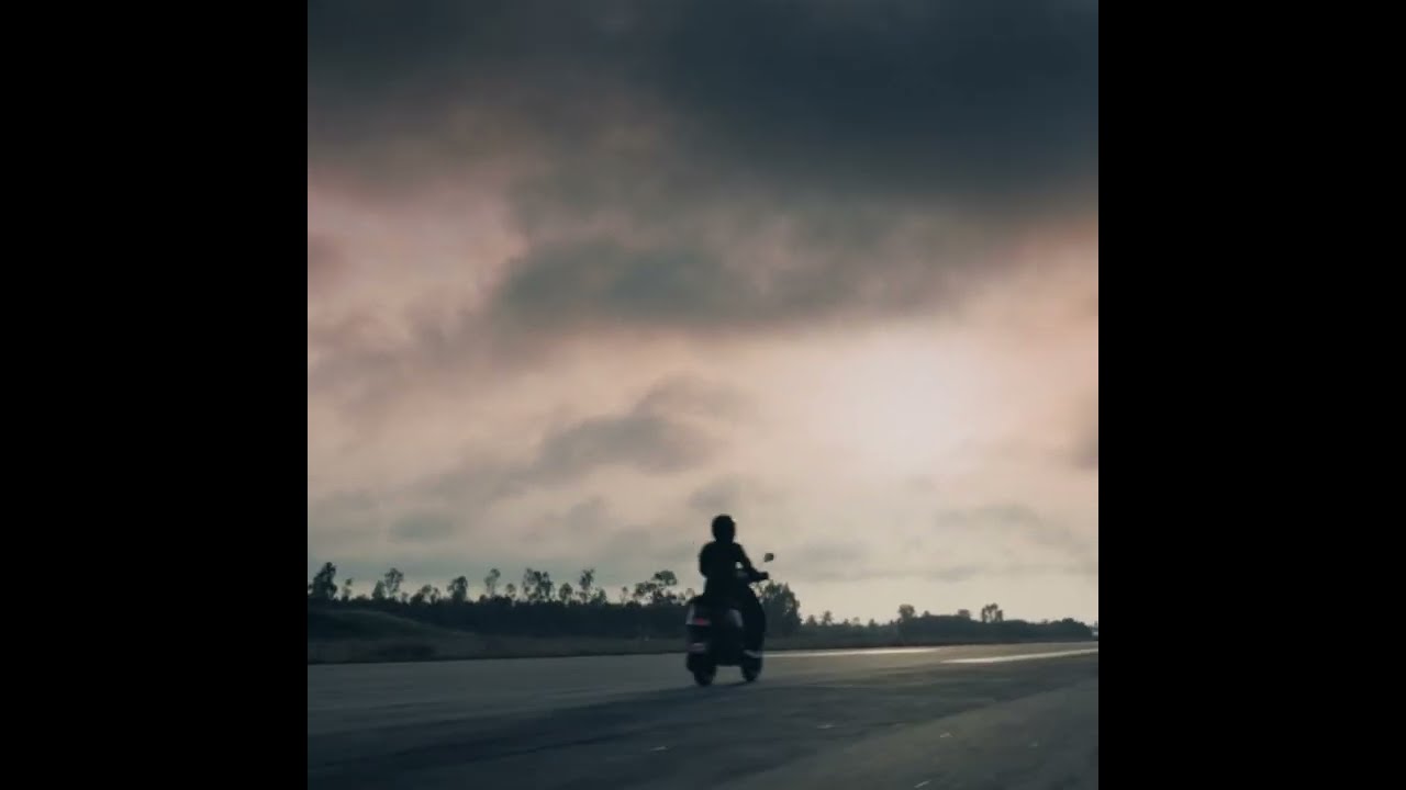It's a bird! It's a plane! ⚡🛵