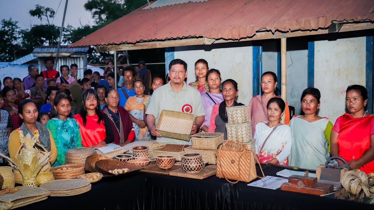 Pynbna u CM ban tei ia ka Handicraft Training Centre ha Tangmang, pyrto ia ka sap thain kti