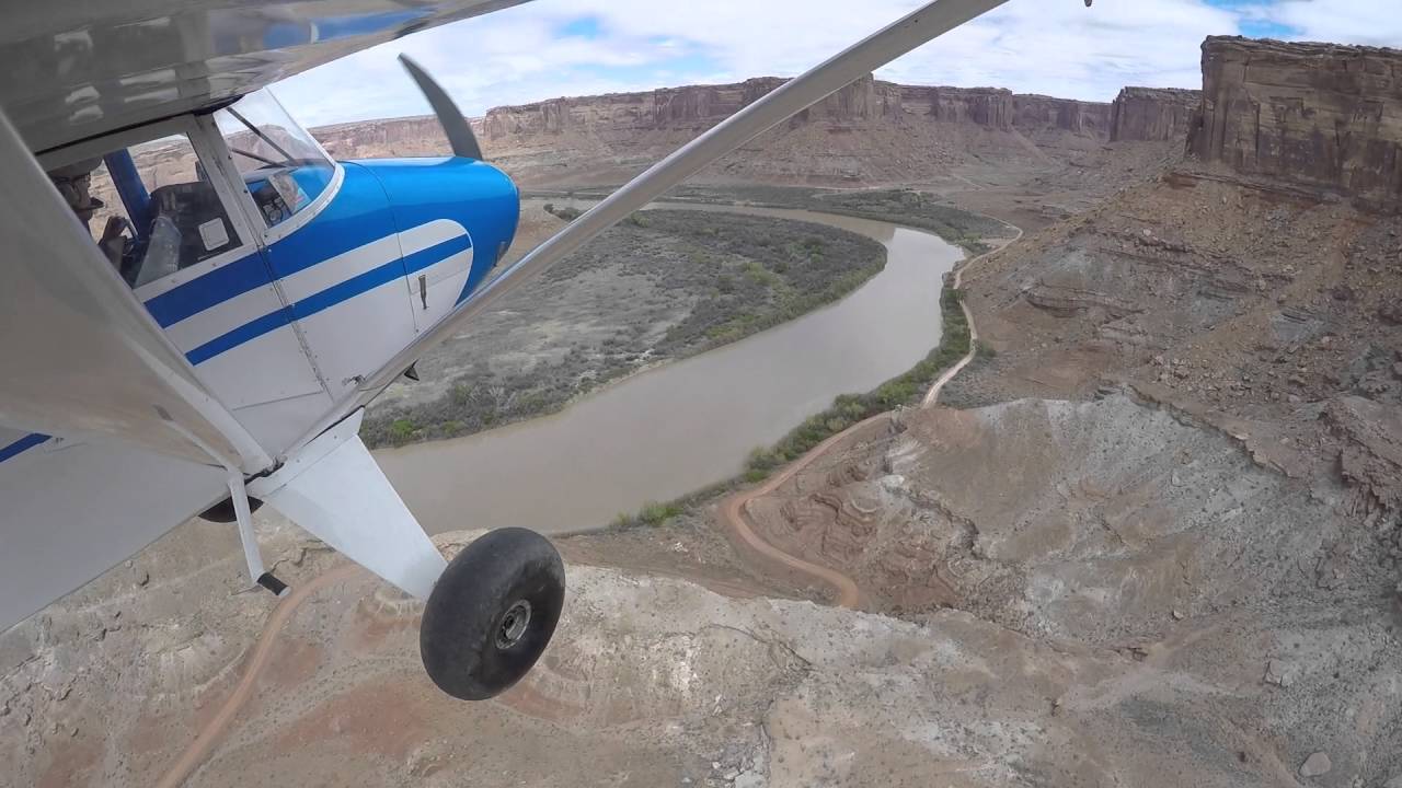 Mineral Canyon airstrip approach and landing Piper Pacer PA 22/20