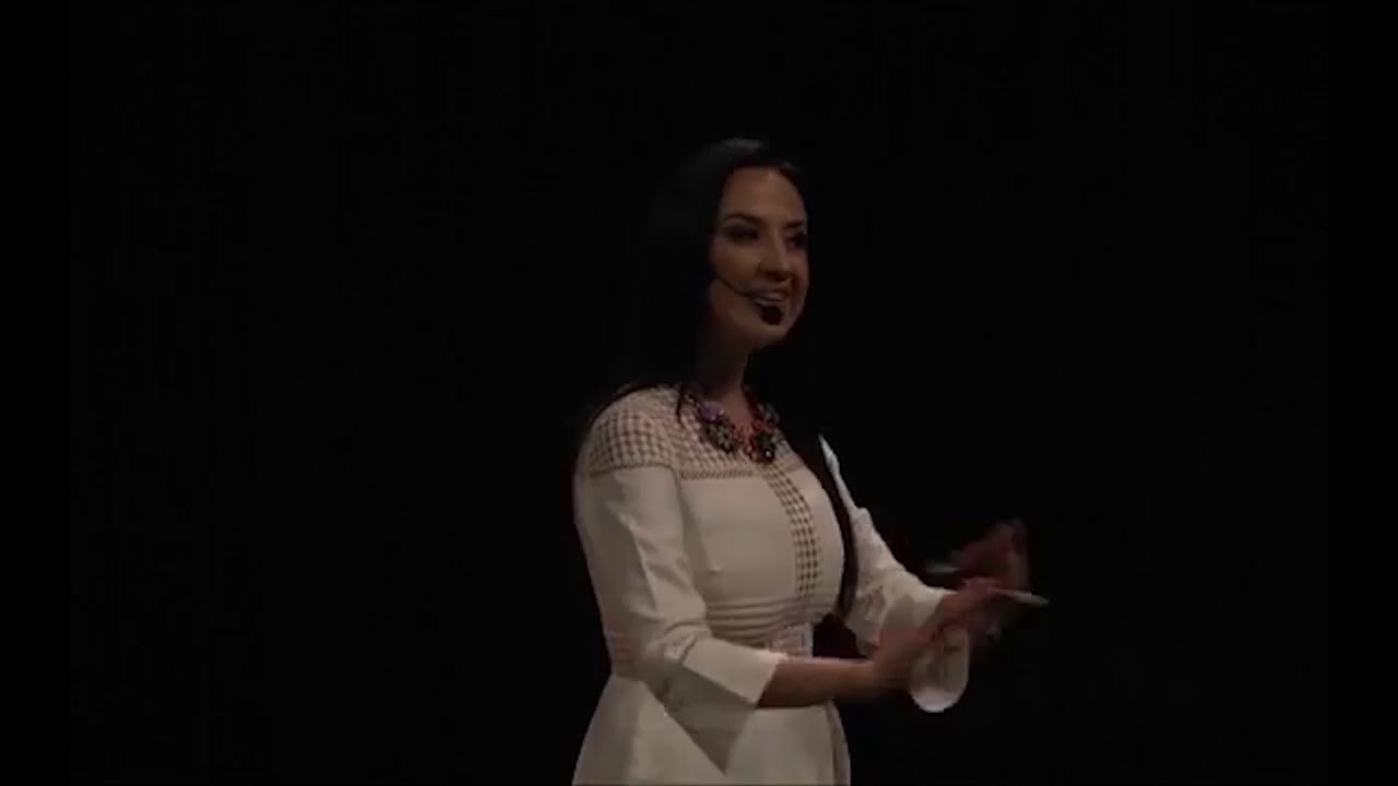 La salud como motor de emprendimiento social | Juana Ramírez Bustos | TEDxPalmitas