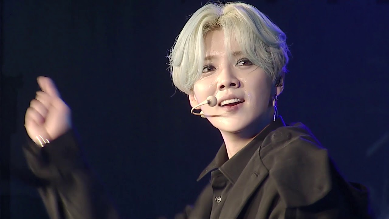 鹿晗 LuHan (冒险时间/Adventure Time)【2016鹿晗重启演唱会上海站2016LuHan Reloaded Concert in Shanghai】