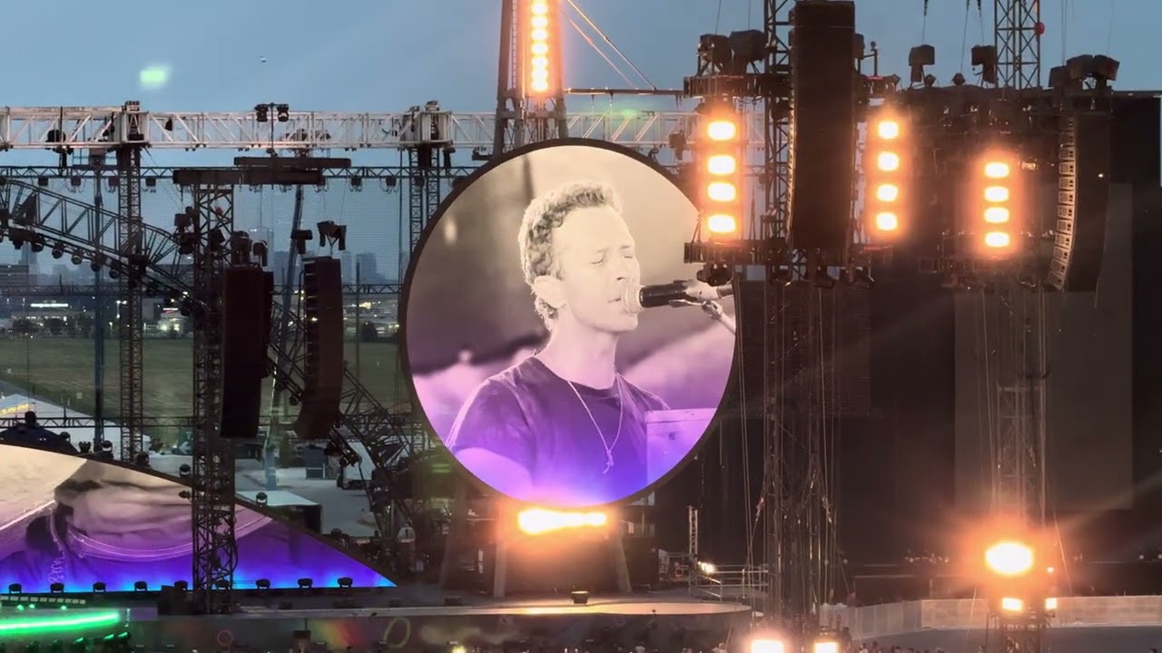 The Scientist - Coldplay [Music of the Spheres 2025 - Live in Rogers Stadium - Toronto, ON]