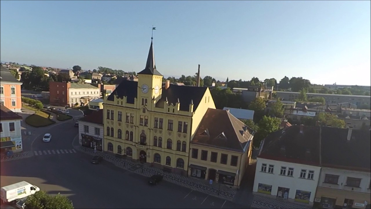 Lomnice nad Popelkou - náměstí