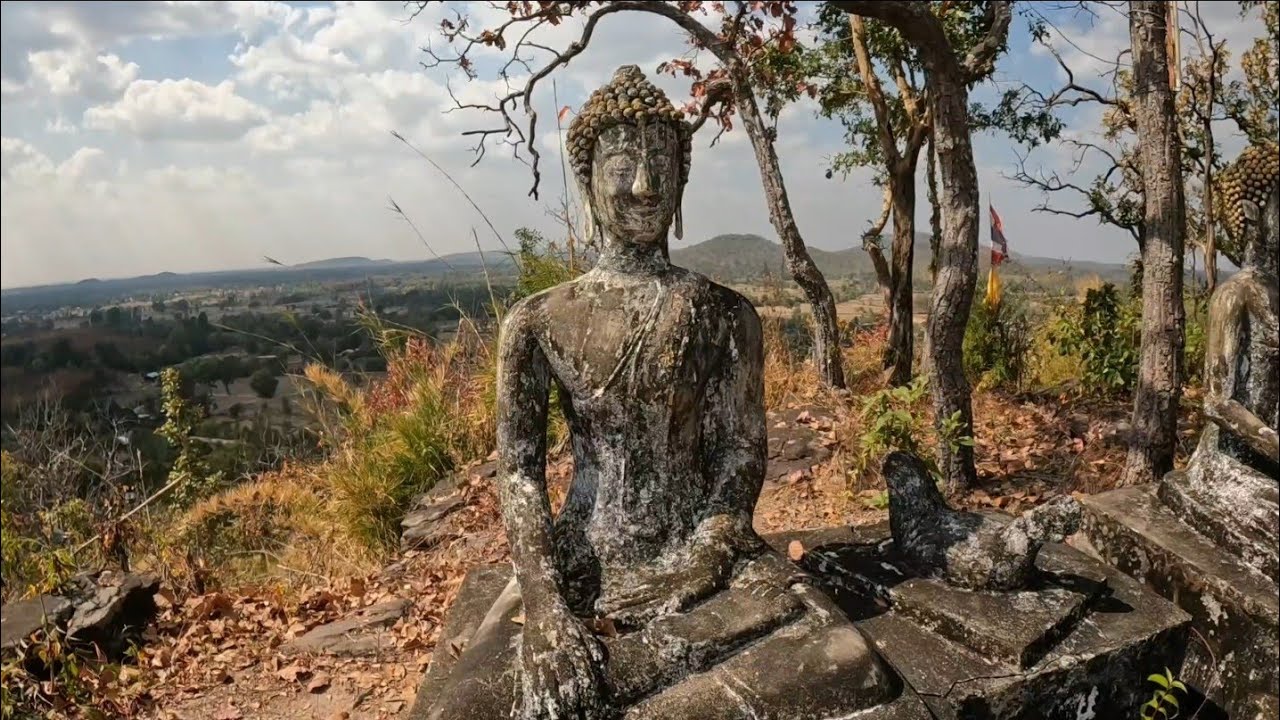 พระพุทธรูปเก่าแก่อายุนับร้อยปี ที่สำนักสงฆ์ภูน้อย บ้านนาเลิน ต.นาเลิน อ.ศรีเมืองใหม่ จ.อุบลราชธานี
