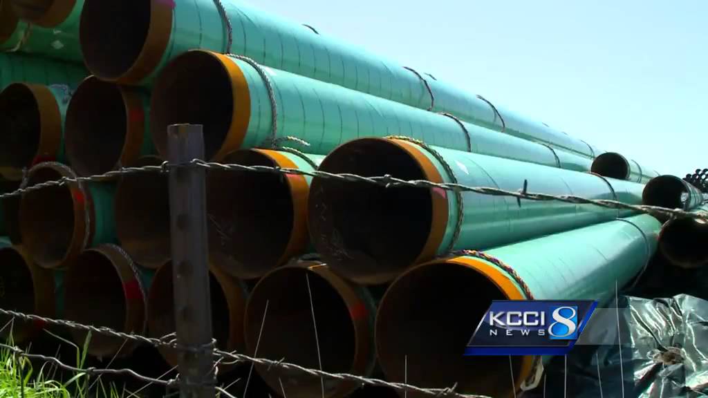 Pipe piling up in Iowa for Bakken pipeline before its approved