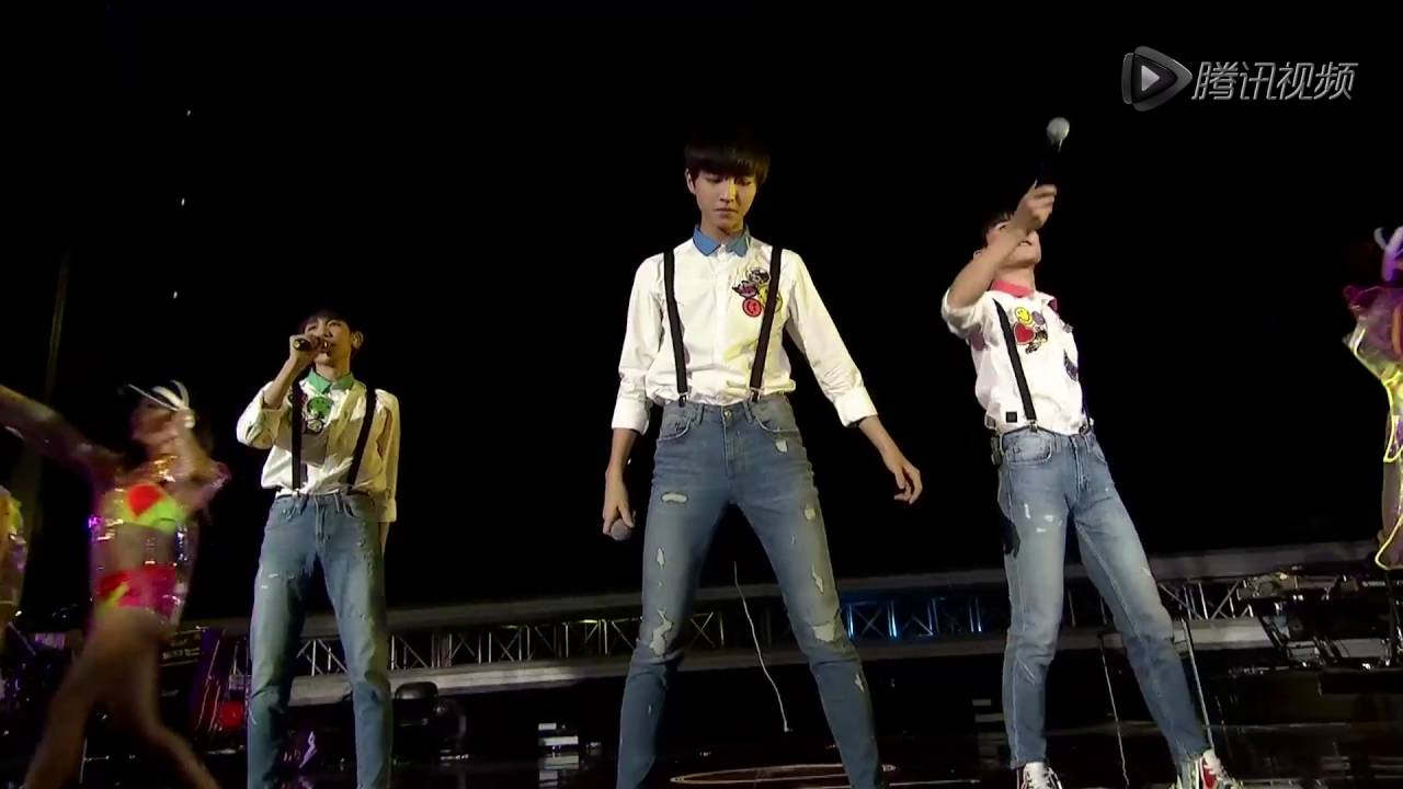《青春修炼手册》（TFBOYS三周年粉丝见面会）