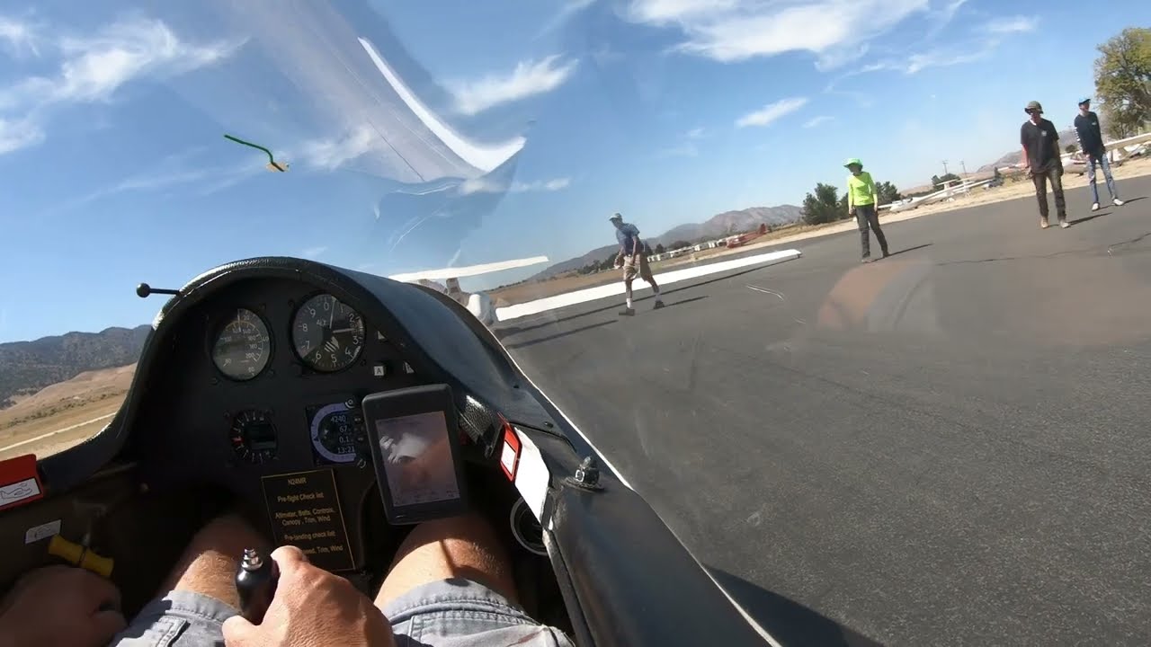 ASW 24 glider take off & landing