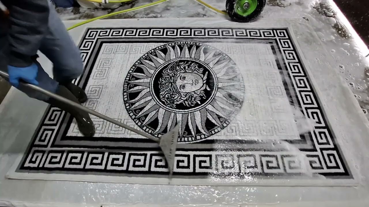 Ten wzór Versace dopiero po praniu pokazał prawdziwe kolory! 🎨