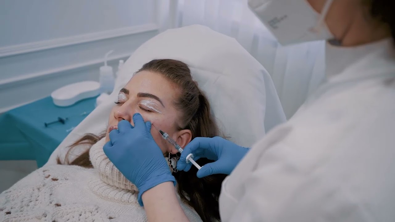 Contouring a zväčšenie pier, odstránenie vrások a kruhov pod očami