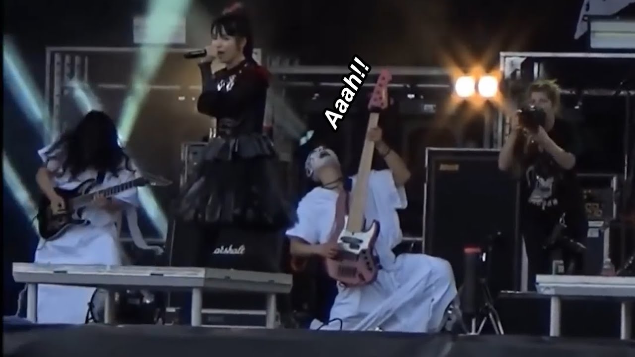 Babymetal - Kamiband dancing and singing (Funny Moments Compilation)