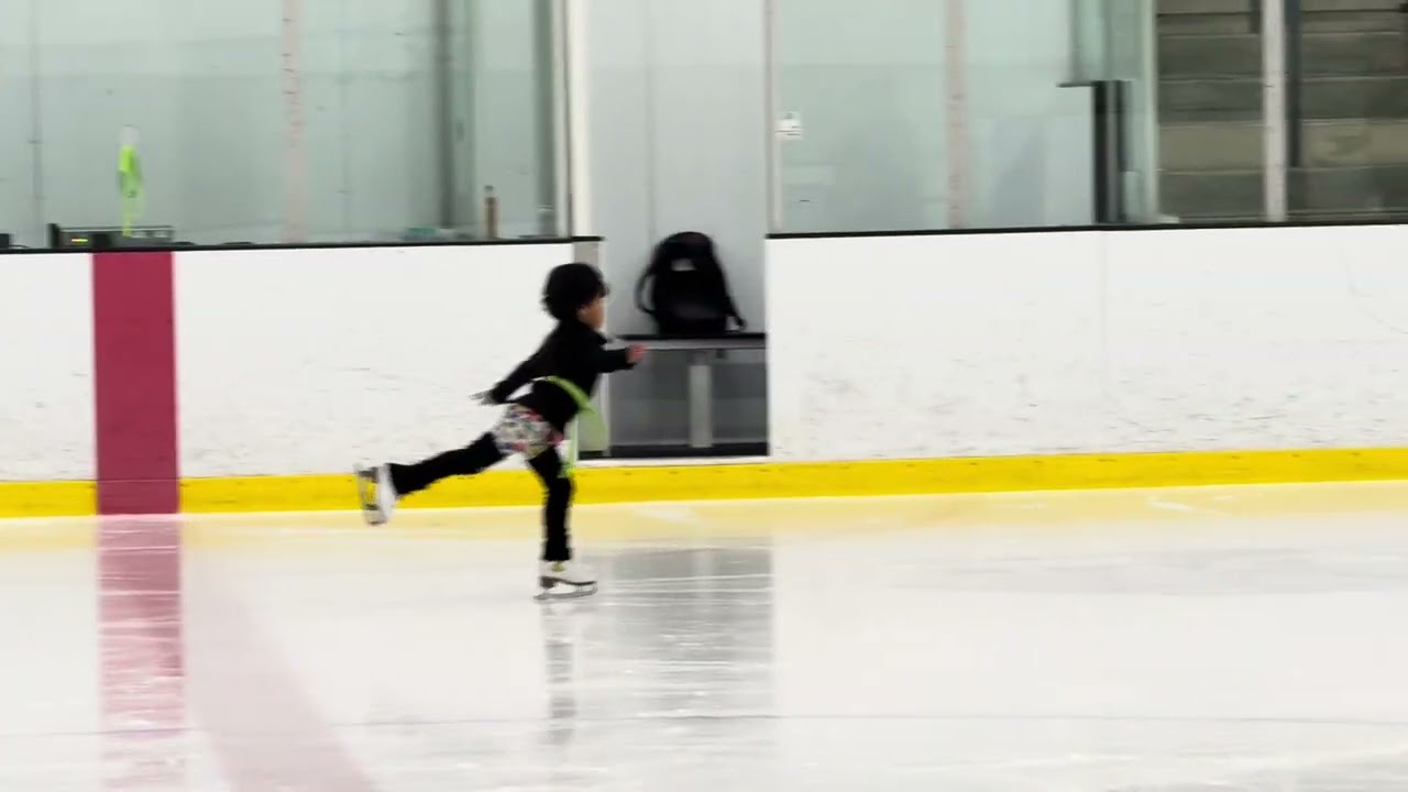 Luna Wang pre preliminary skating skills test