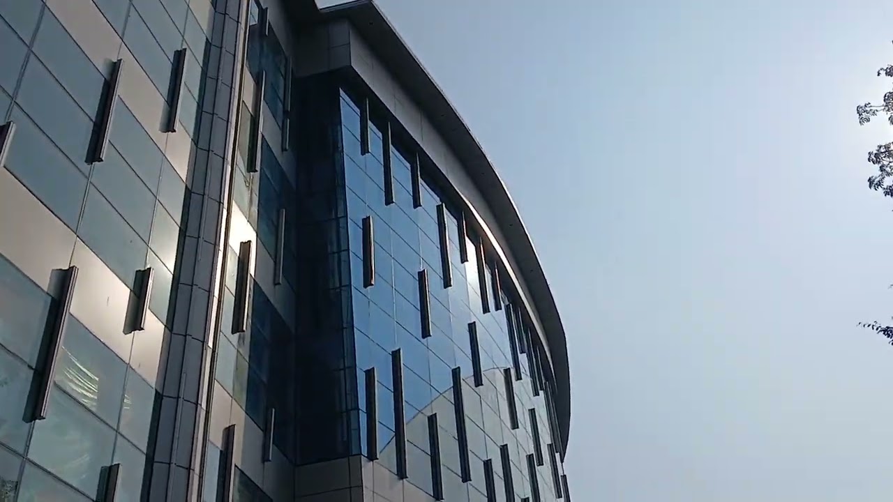 Sahara ganj mall aye hue ha
