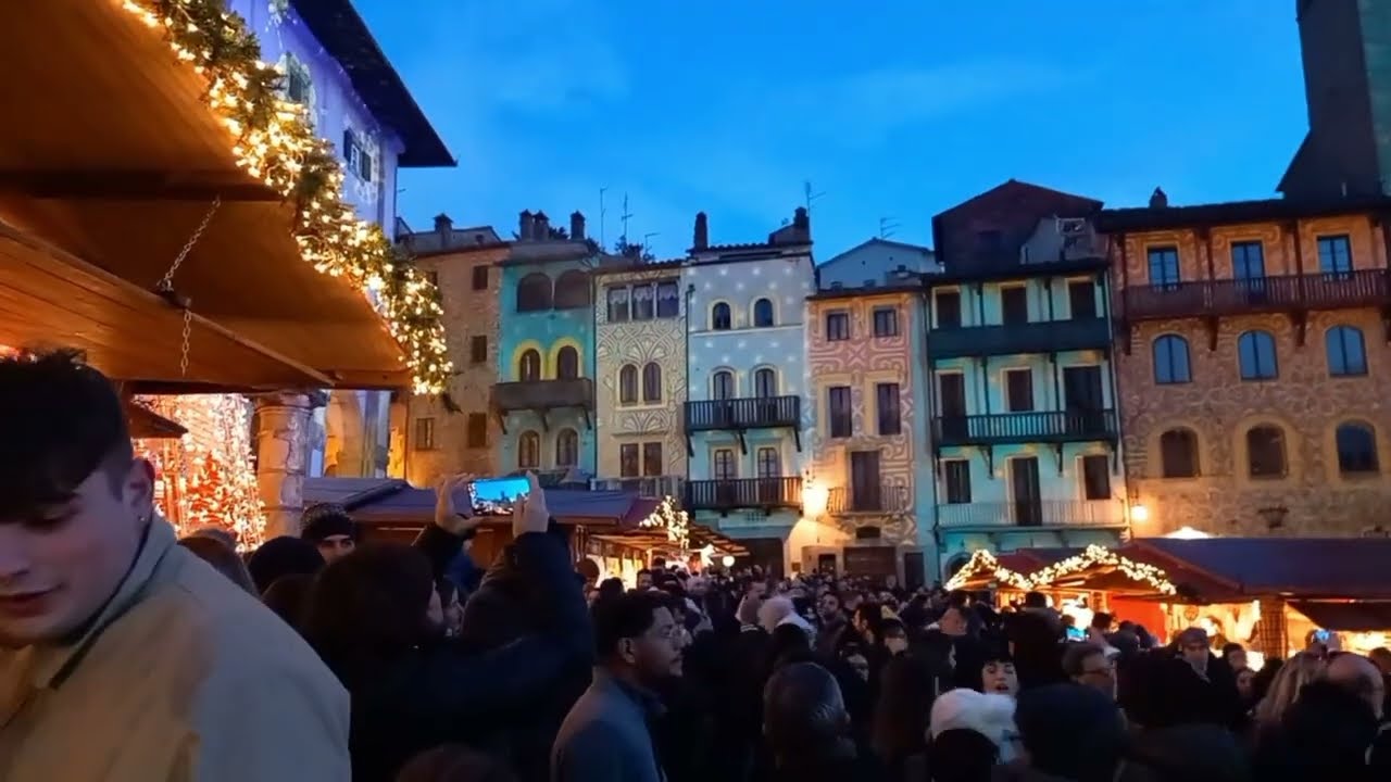 AREZZO TUSCANY ITALY /  Mercatino di Natale AREZZO  / Toscana. 12/2023