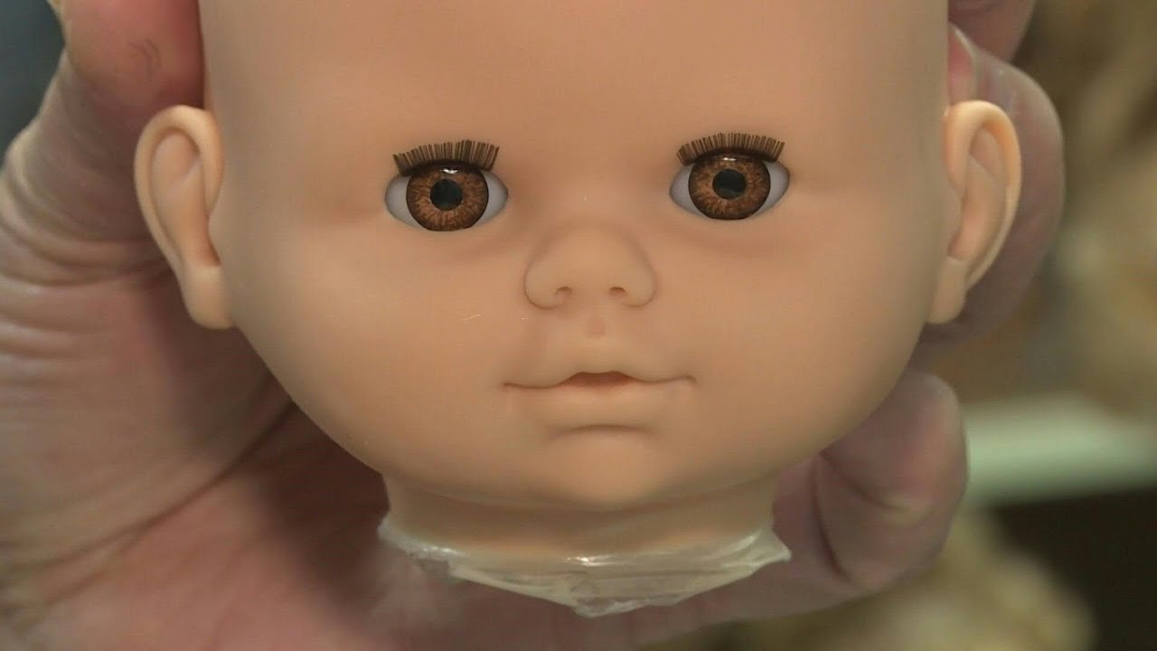 Still hand-crafted, French Petitcollin dolls standing the test of time | AFP