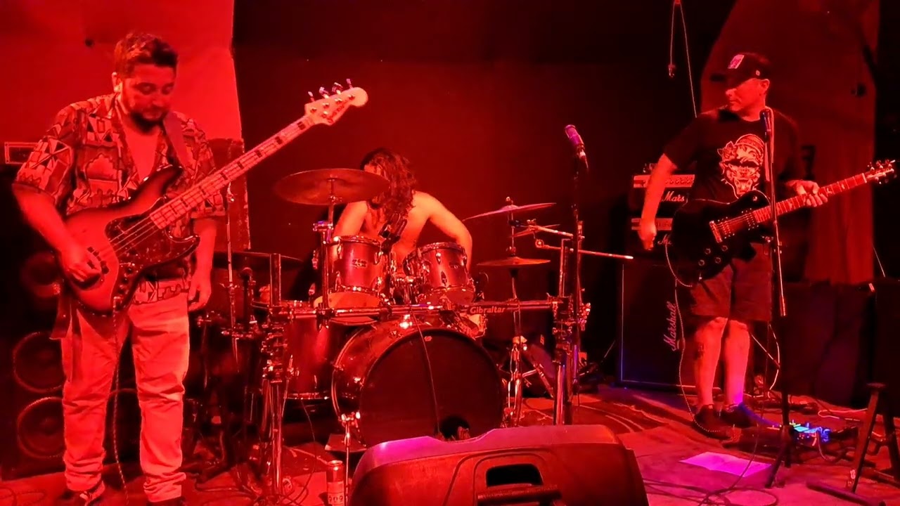 INFIERNO DE JUGUETE..en vivo 