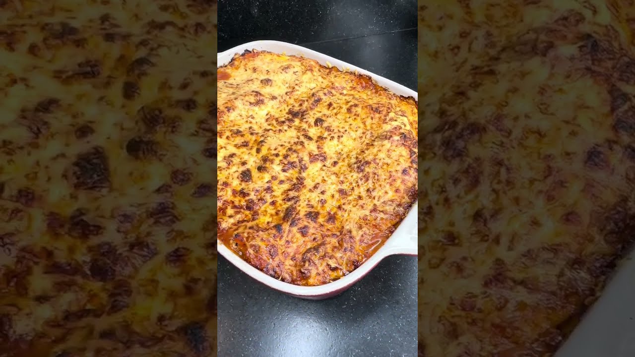 لازانبا من الاطباق الشهية المفضلة عندي #طبخ  #لازانيا  #وصفاتي #شهيوات #shorts  #وصفات_سهله 