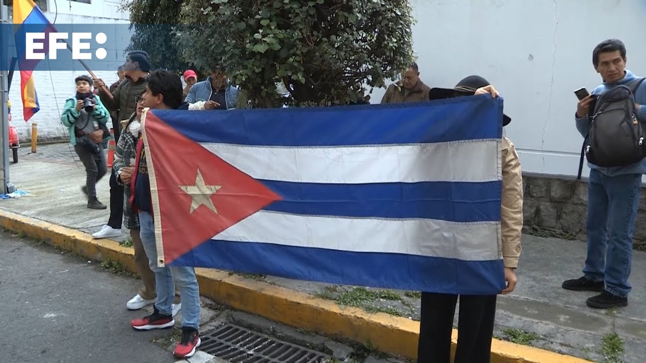 Ecuatorianos vuelven a protestar en la embajada de Cuba contra expulsión de diplomáticos