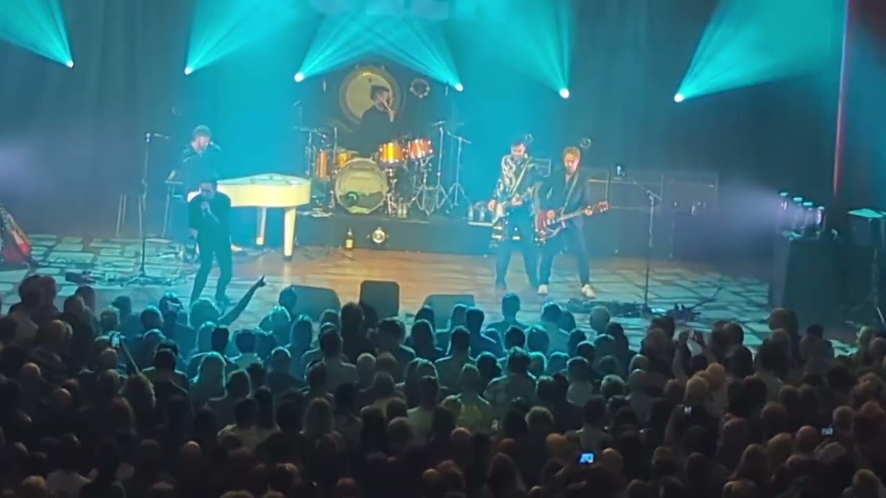 The Dutch Queen, I want to break free, Nijmegen, 12-12-25 Concertgebouw De Vereeniging 💖🍀